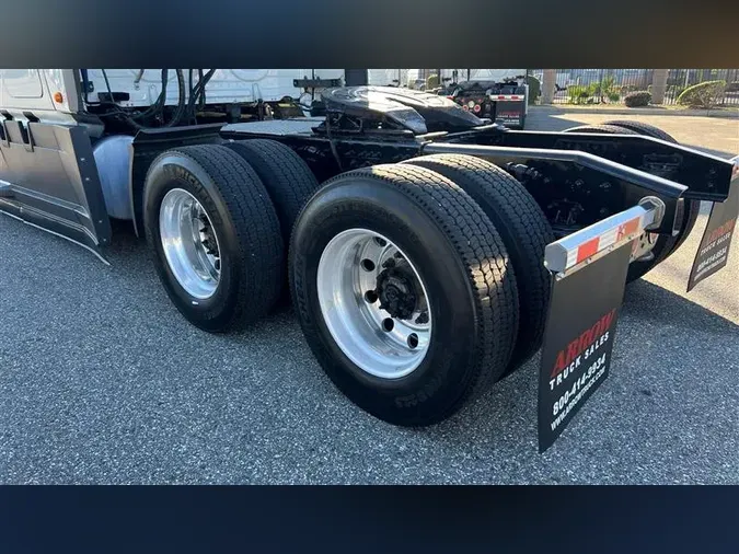 2021 FREIGHTLINER CA126