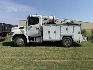 2019 HINO 268