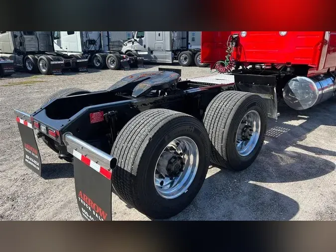 2021 VOLVO VNL740