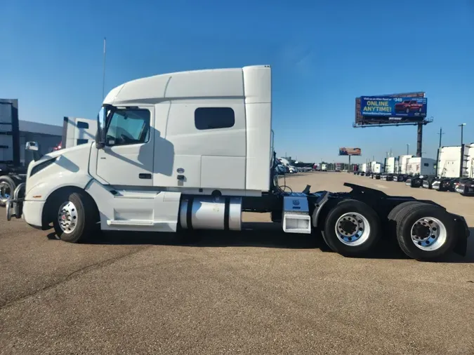 2021 VOLVO VNL64T740