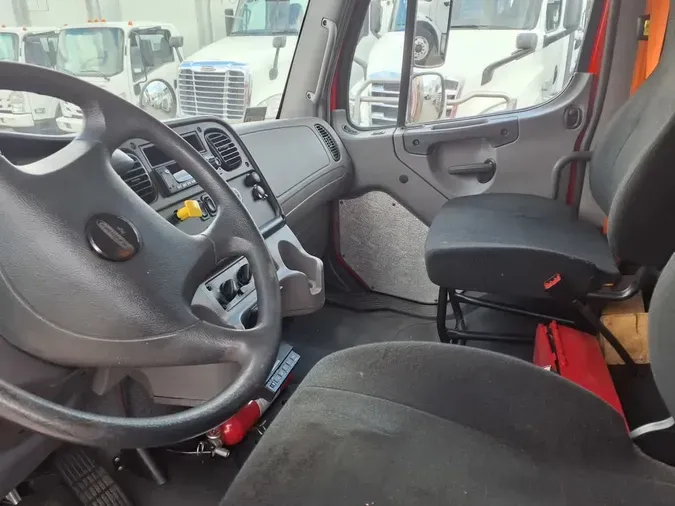 2017 FREIGHTLINER M2 106