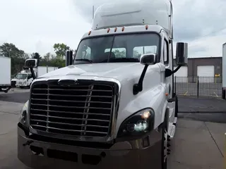 2019 FREIGHTLINER/MERCEDES CASCADIA 125