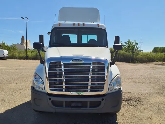 2014 FREIGHTLINER/MERCEDES CASCADIA 125