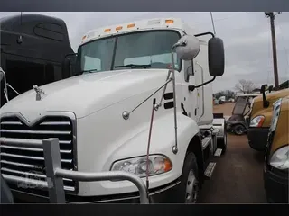 2013 MACK PINNACLE CXU612