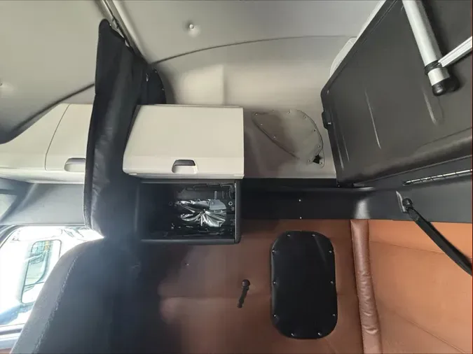 2022 Freightliner CA126SLP422cb74e7f1e18dd80589277d972cadb