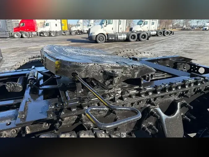 2019 INTERNATIONAL RH613