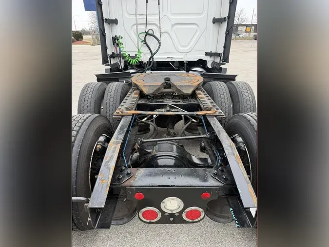 2022 FREIGHTLINER Cascadia 126