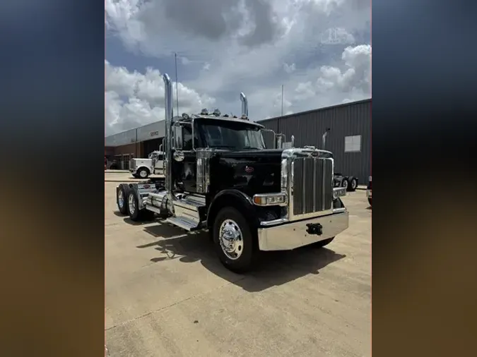 2027 PETERBILT 589