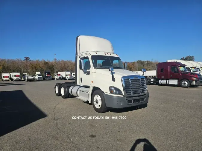 2019 FREIGHTLINER/MERCEDES CASCADIA 125