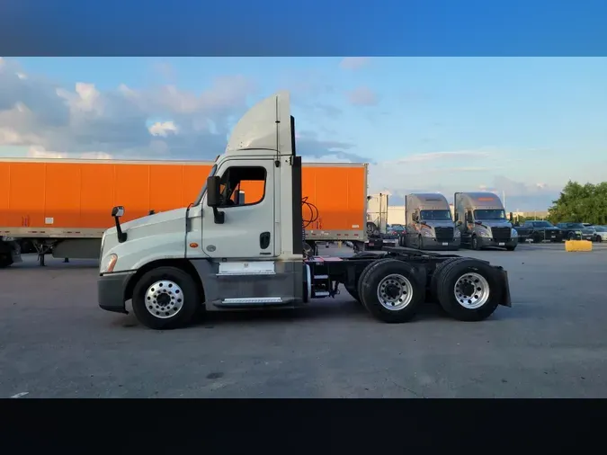 2018 Freightliner Cascadia4235d0d91537c57d12e78ec9e1843a75