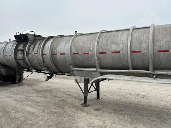 1995 LBT 7200 GALLON TANK