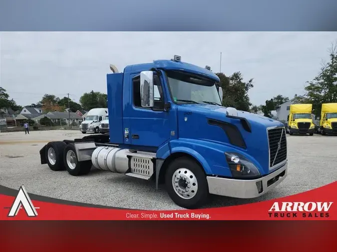 2017 VOLVO VNL300