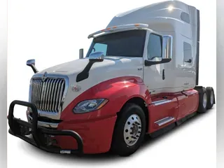 2022 International LT625