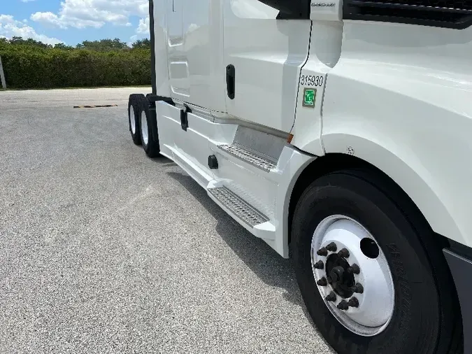 2018 Freightliner T12664ST