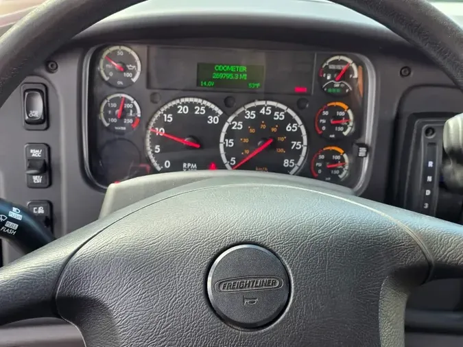 2019 FREIGHTLINER/MERCEDES M2 106