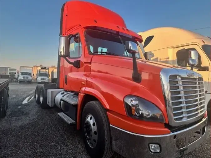 2018 FREIGHTLINER/MERCEDES CASCADIA 125