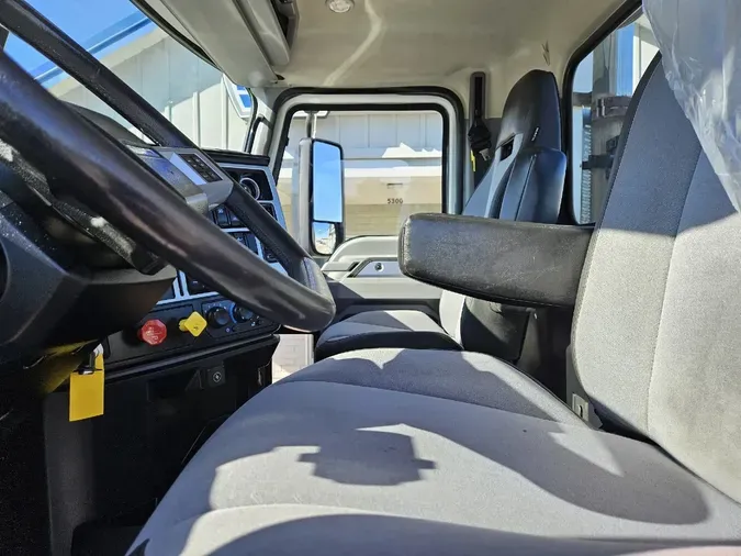 2019 MACK AN64T