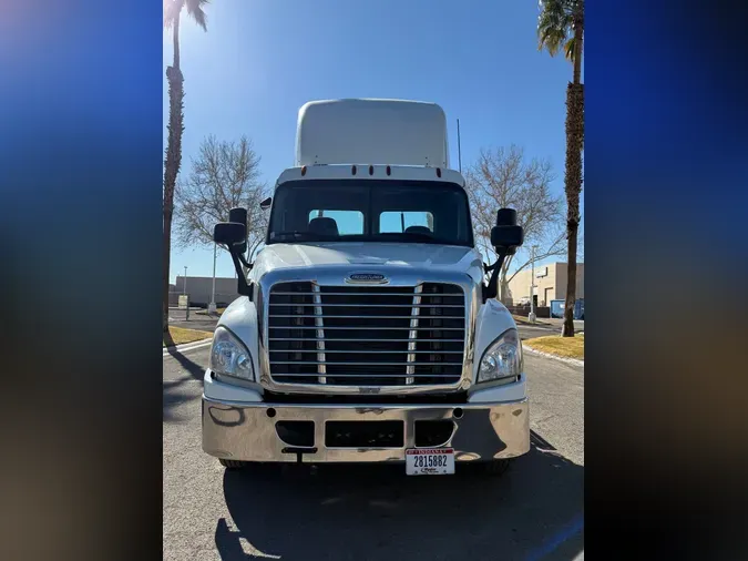 2019 FREIGHTLINER/MERCEDES CASCADIA 125