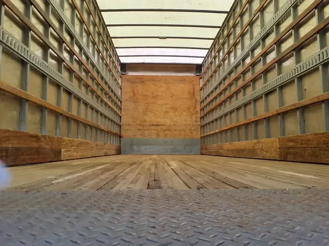 2017 FREIGHTLINER/MERCEDES M2 106