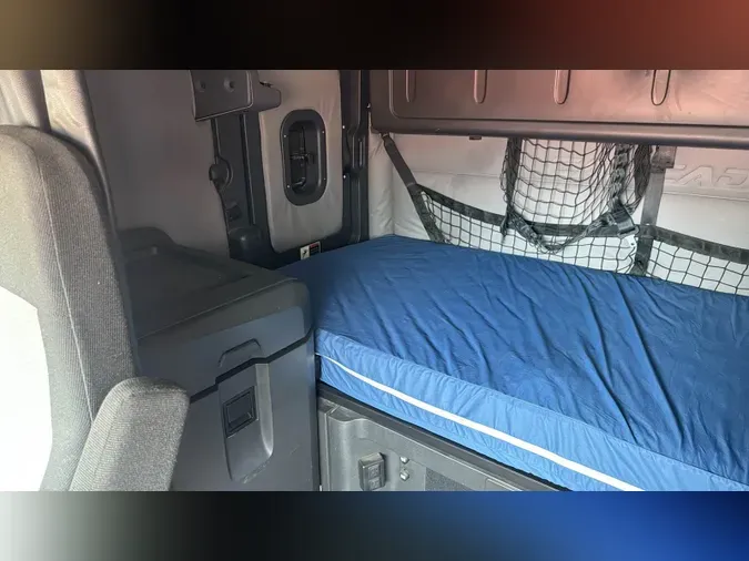 2020 Freightliner Cascadia 126
