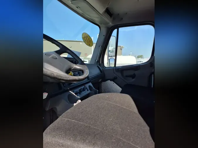 2019 FREIGHTLINER/MERCEDES M2 106