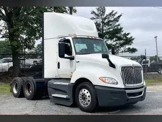 2022 INT LT625 6x4