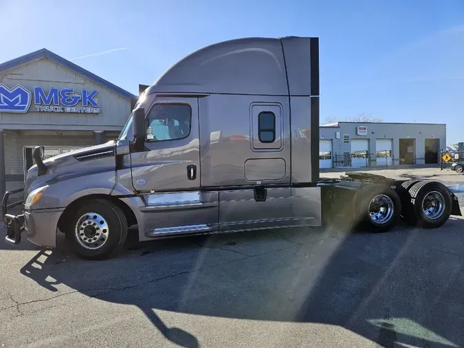 2022 FREIGHTLINER Cascadia 126425c50f8ece0e61afd0447d43fe389b3