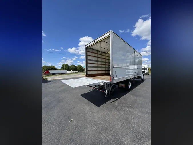 2018 Freightliner Business Class M2 106