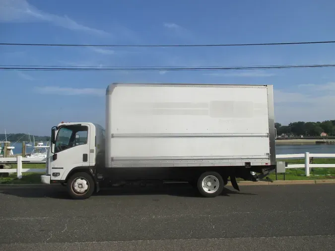 2017 ISUZU NPR-HD