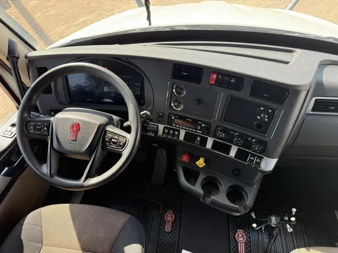 2023 Kenworth T680