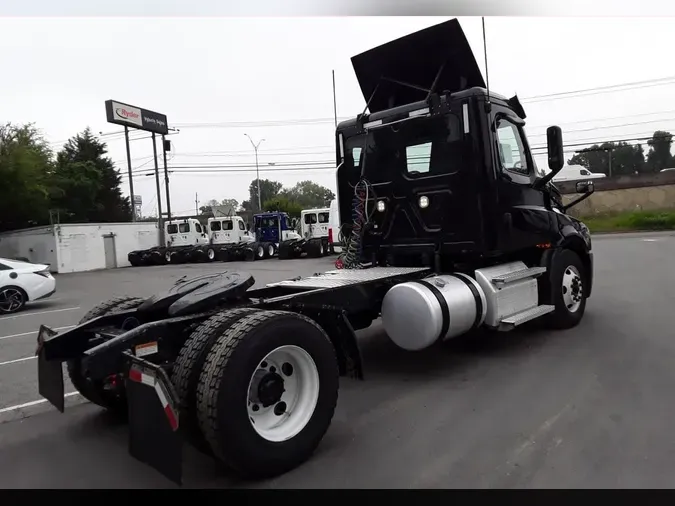 2020 FREIGHTLINER/MERCEDES NEW CASCADIA 126