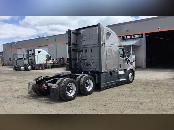 2023 Freightliner Cascadia