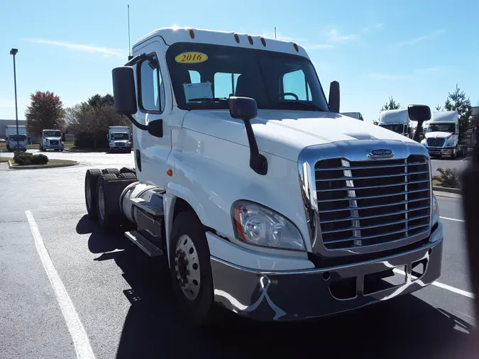 2016 FREIGHTLINER/MERCEDES CASCADIA 125