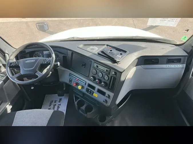 2021 Freightliner Cascadia 1264266f7c211781a05d5ad826394459955