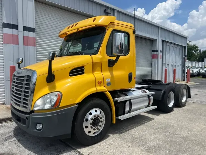 2019 FREIGHTLINER CASCADIA 113426b120c9c8511594cb4523bd83d7927
