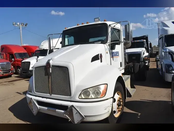 2010 KENWORTH T370