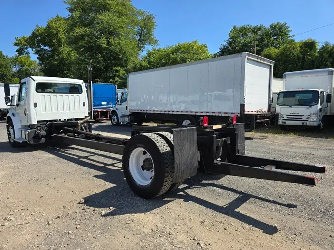 2017 FREIGHTLINER/MERCEDES M2 106