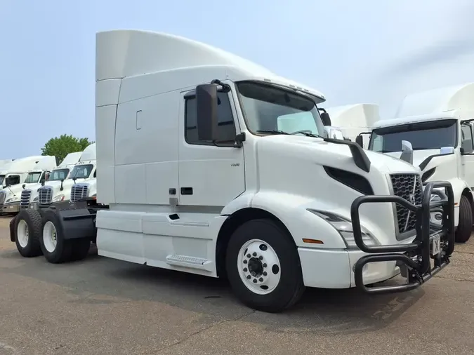 2020 VOLVO VNR64T-640