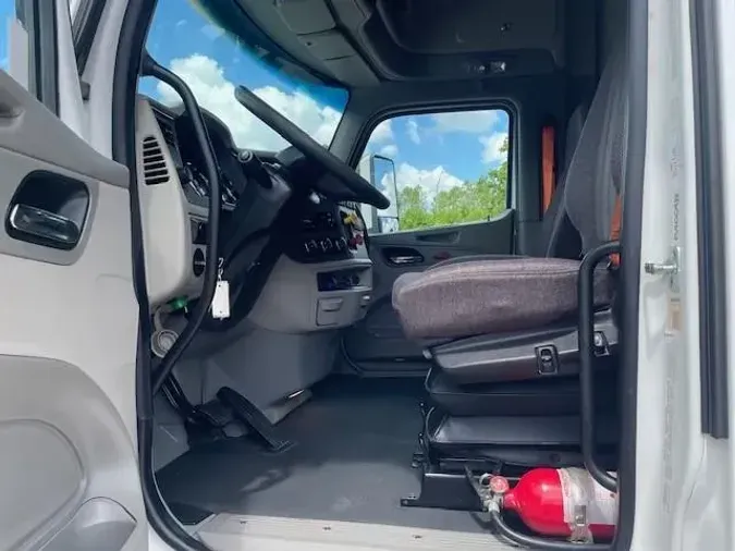 2022 Peterbilt 579
