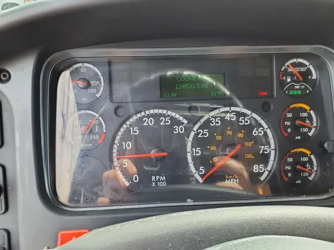 2017 FREIGHTLINER M2 106
