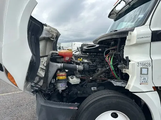 2018 Freightliner T12664ST