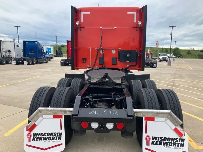 2023 Kenworth W990