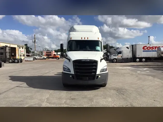 2022 Freightliner Cascadia 126