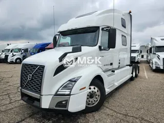 2023 VOLVO VNL64T860