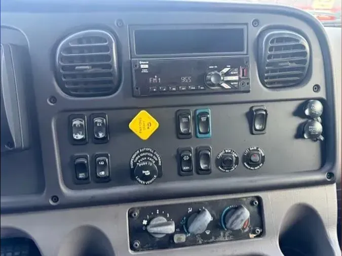 2019 Freightliner Business Class M2 106