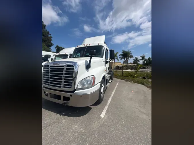2018 FREIGHTLINER/MERCEDES CASCADIA 125