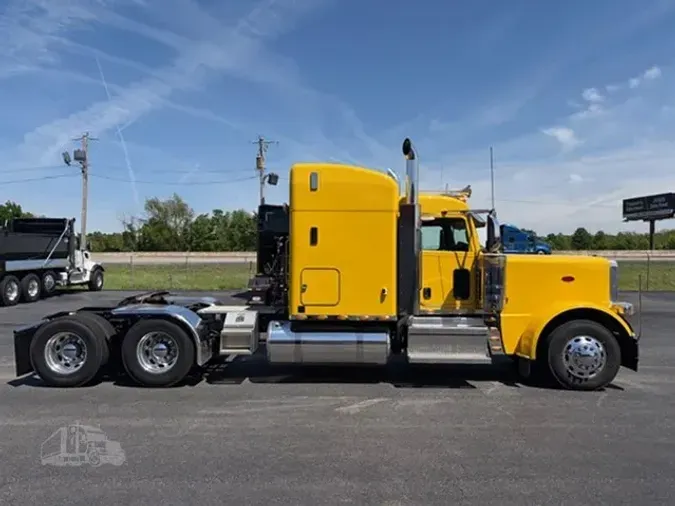 2023 PETERBILT 389