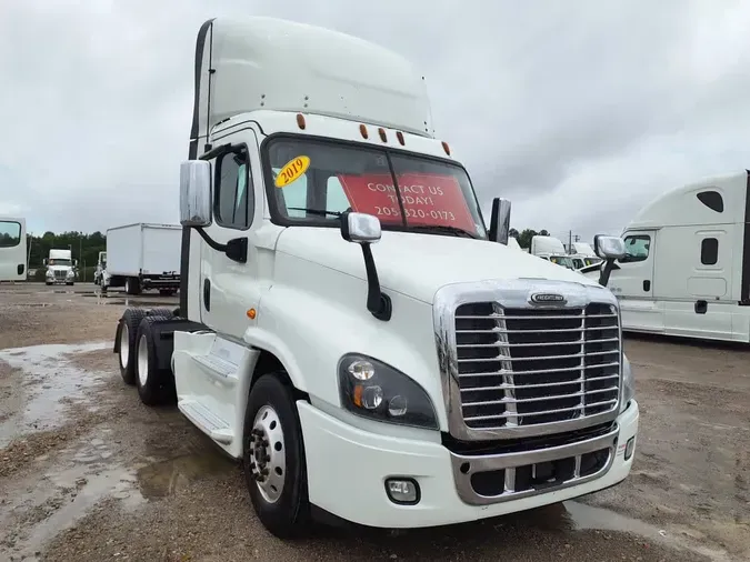 2019 FREIGHTLINER CASCADIA 125