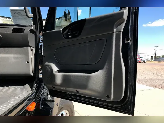 2022 INT LT625 6x4