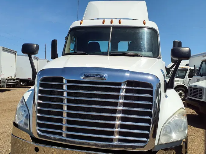 2016 FREIGHTLINER/MERCEDES CASCADIA 125